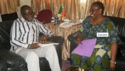 UGB: Le Professeur Dalé Hélène LABITEY a présenté son ouvrage intitulé "Nanas Benz" UGB: Le Professeur Dalé Hélène LABITEY a présenté son ouvrage intitulé "Nanas Benz"