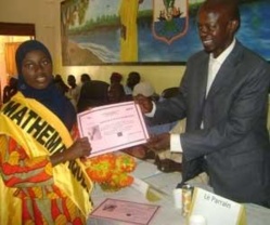 Zeynabou Fall de Saint louis dauphine des miss Sciences et Mathématiques.