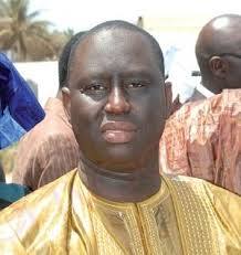 SCANDALE DANS LES LOCALES A GUEDIAWAYE : Aliou Sall a investi Queen Biz sur les listes