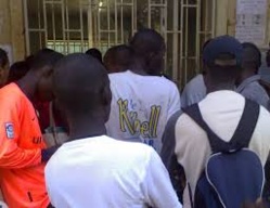 Crise universitaire: pour une généralisation des bourses autrement - Par M. Amar GUEYE, Laboratoire RSD/UGB Crise universitaire: pour une généralisation des bourses autrement - Par M. Amar GUEYE, Laboratoire RSD/UGB