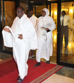 Un garde saoudien à Marième Faye Sall : "Je n’ai jamais vu une femme de couleur être l'épouse d’un Président africain" (Vipeoples.net) Un garde saoudien à Marième Faye Sall : "Je n’ai jamais vu une femme de couleur être l'épouse d’un Président africain" (Vipeoples.net)