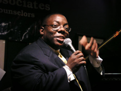 Cyrus Chestnut séduit par Saint-Louis et son festival de Jazz. Cyrus Chestnut séduit par Saint-Louis et son festival de Jazz.