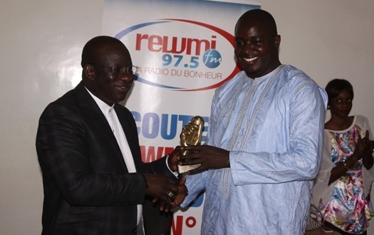MEDIA - Ousseynou Diop désigné meilleur correspondant de la radio Rewmi fm : La fidélité et la constance récompensées MEDIA - Ousseynou Diop désigné meilleur correspondant de la radio Rewmi fm : La fidélité et la constance récompensées