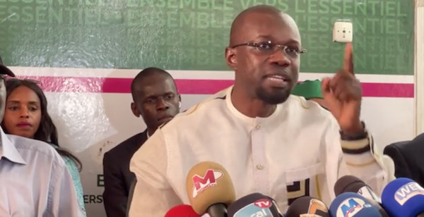 Sonko va rendre son véhicule de service et passeport diplomatique Sonko va rendre son véhicule de service et passeport diplomatique
