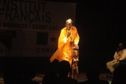 « Théâtralisation de la ville de St-Louis dans les romans : une contamination des genres » - Par Papa Samba SOW "Zoumba" « Théâtralisation de la ville de St-Louis dans les romans : une contamination des genres » - Par Papa Samba SOW "Zoumba"