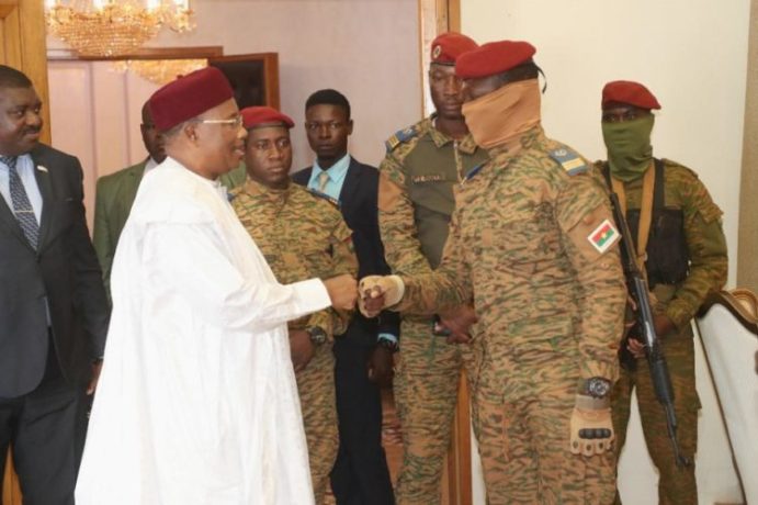 Burkina : Une délégation de la CEDEAO satisfaite des échanges avec le chef du MPSR Burkina : Une délégation de la CEDEAO satisfaite des échanges avec le chef du MPSR