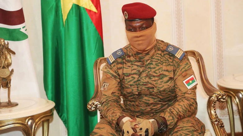 Burkina Faso : le capitaine Ibrahim Traoré officiellement désigné président Burkina Faso : le capitaine Ibrahim Traoré officiellement désigné président