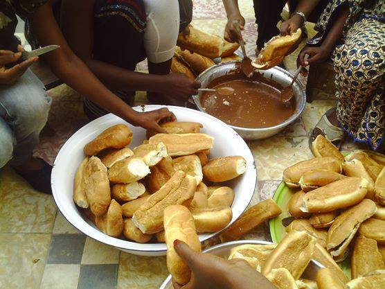 SAINT-LOUIS : Le mouvement Wallou Ndar initie des dons de « Ndogou » dans les quartiers.