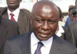 Elu premier président du Conseil départemental de Thiès, Idrissa Seck promet de voyager moins ou de ne pas durer à l’étranger Elu premier président du Conseil départemental de Thiès, Idrissa Seck promet de voyager moins ou de ne pas durer à l’étranger