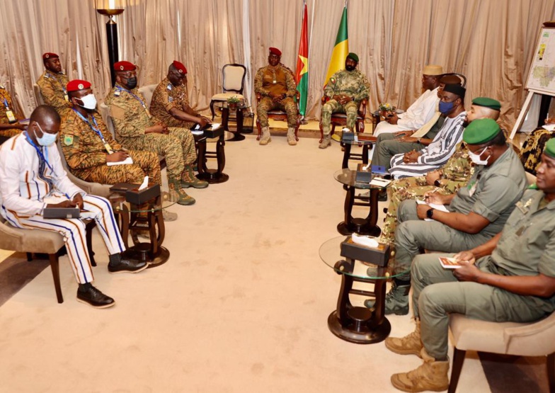 Assimi GOITA magnifie des "échanges fructueux" avec  le Capitaine Ibrahim TRAORE Assimi GOITA magnifie des "échanges fructueux" avec  le Capitaine Ibrahim TRAORE