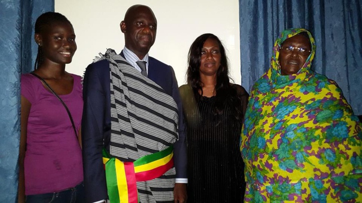 PHOTOS - Mansour FAYE en famille, et en tenue traditionelle "sérère", après son investiture.