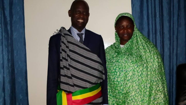 PHOTOS - Mansour FAYE en famille, et en tenue traditionelle "sérère", après son investiture.