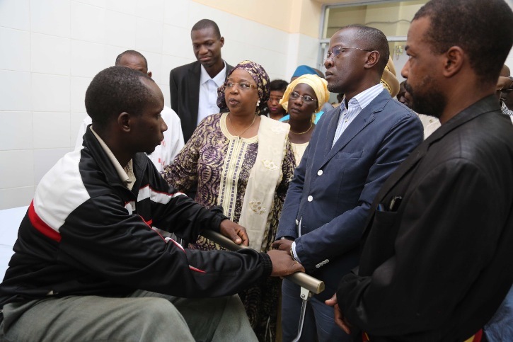  Panique à l'Ebola: Eva Marie Coll Seck s'est rendue à Matam, ce matin (photos) 