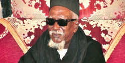 RELIGION : le Khalif général des mourides magnifie son passage à Saint-Louis et prie pour le bon déroulement des 2 rakaa.