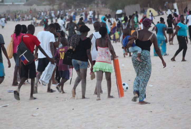 PHOTOS - Célébration du 15 aout : la grande ruée vers la plage de l'hydrobase. Regardez