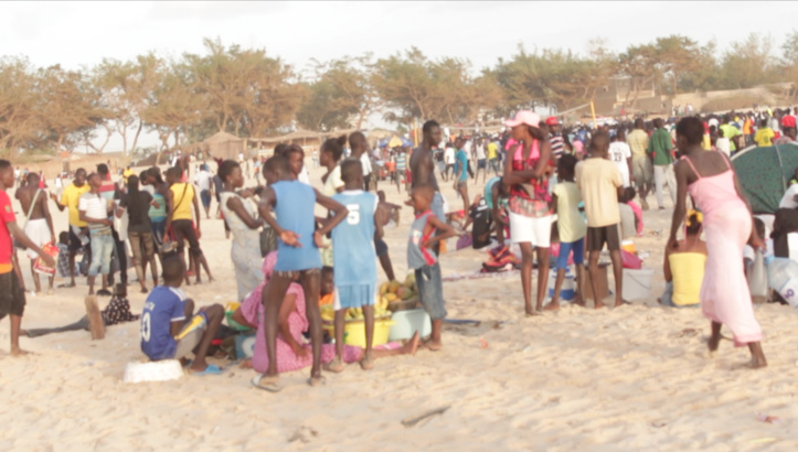 PHOTOS - Célébration du 15 aout : la grande ruée vers la plage de l'hydrobase. Regardez