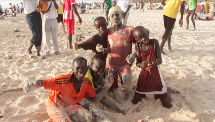 PHOTOS - Célébration du 15 aout : la grande ruée vers la plage de l'hydrobase. Regardez PHOTOS - Célébration du 15 aout : la grande ruée vers la plage de l'hydrobase. Regardez