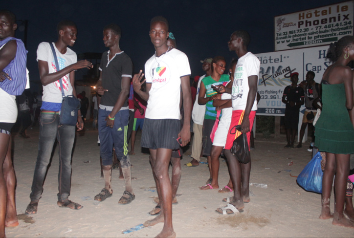 PHOTOS - Célébration du 15 aout : la grande ruée vers la plage de l'hydrobase. Regardez