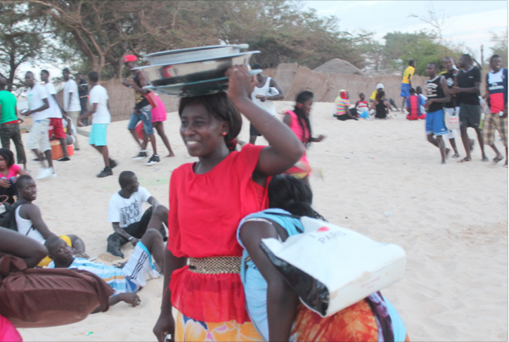 PHOTOS - Célébration du 15 aout : la grande ruée vers la plage de l'hydrobase. Regardez PHOTOS - Célébration du 15 aout : la grande ruée vers la plage de l'hydrobase. Regardez
