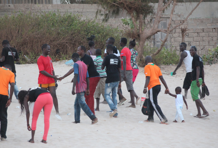 PHOTOS - Célébration du 15 aout : la grande ruée vers la plage de l'hydrobase. Regardez