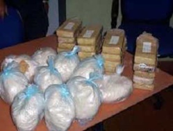 Saisie de près de 2 kg de cocaïne coupée à l'aéroport Senghor (Douane) Saisie de près de 2 kg de cocaïne coupée à l'aéroport Senghor (Douane)