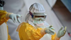 Un deuxième médecin américain infecté par Ebola en Afrique