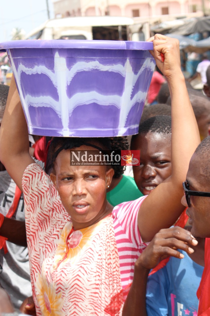 VIDEO - Pénurie d’eau à Pikine/Saint-Louis : les populations bloquent la Rn2 et s’en prennent à Mansour FAYE. VIDEO - Pénurie d’eau à Pikine/Saint-Louis : les populations bloquent la Rn2 et s’en prennent à Mansour FAYE.