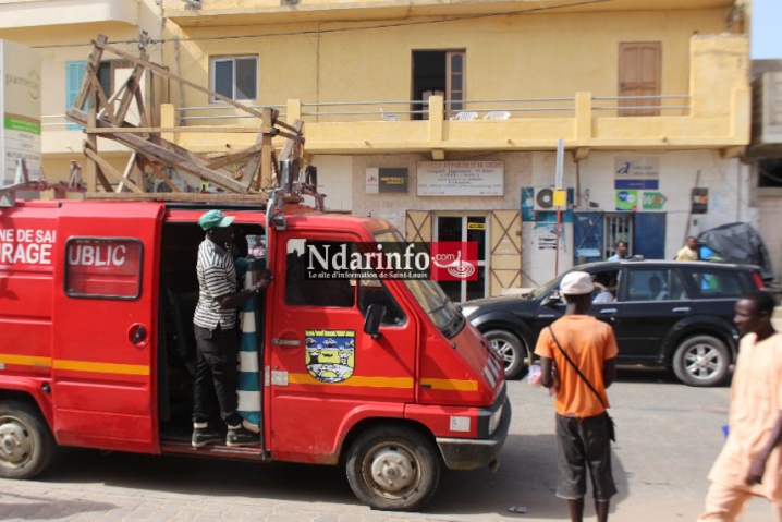 Direct : opération de déguerpissement des marchands ambulants sur l’avenue Général de Gaulle (photos- vidéo) Direct : opération de déguerpissement des marchands ambulants sur l’avenue Général de Gaulle (photos- vidéo)