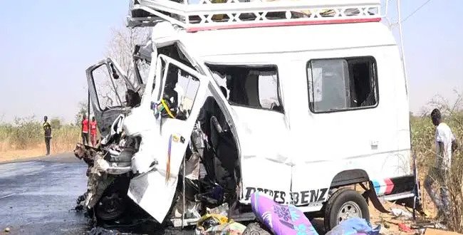Accident à Sakal : le « Ndiaga Ndiay était en surcharge » Accident à Sakal : le « Ndiaga Ndiay était en surcharge »