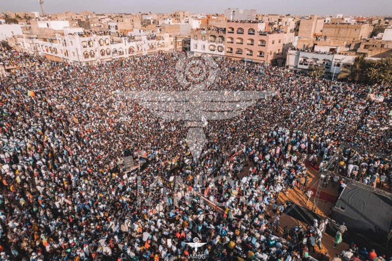 Meeting de Sonko à Keur Massar : L'impressionnante foule ... (Vue aérienne)