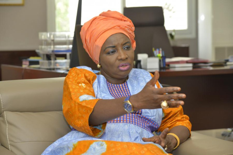 Mimi  Touré, exclue de l'assemblée nationale, exprime sa colère