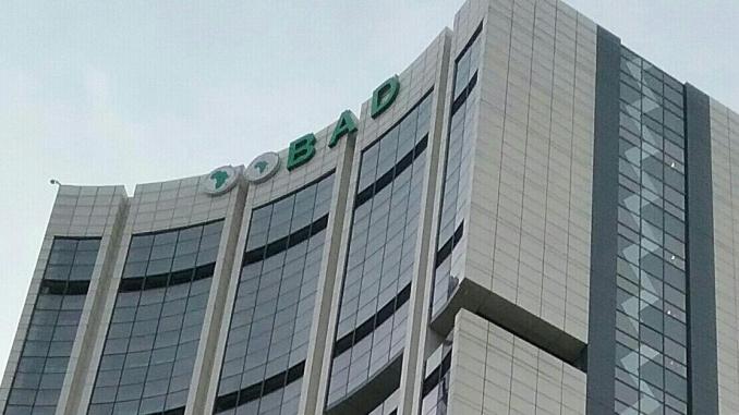 L'Etat et le groupe de la BAD signent deux accords de financement L'Etat et le groupe de la BAD signent deux accords de financement