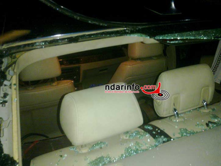 VOL: En concert à Saint-Louis, la bagnole du rappeur « DYNO » cambriolée, vitre cassée, plusieurs bien emportés. VOL: En concert à Saint-Louis, la bagnole du rappeur « DYNO » cambriolée, vitre cassée, plusieurs bien emportés.