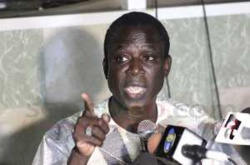 Thione Seck : « Le pacte de paix avec Youssou Ndour est désormais rompu » Thione Seck : « Le pacte de paix avec Youssou Ndour est désormais rompu »