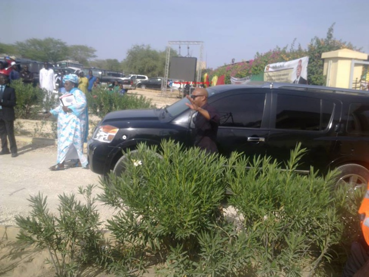 El Hadji DIOUF à sa sortie de la SAED, hier au forum avec les agriculteurs El Hadji DIOUF à sa sortie de la SAED, hier au forum avec les agriculteurs