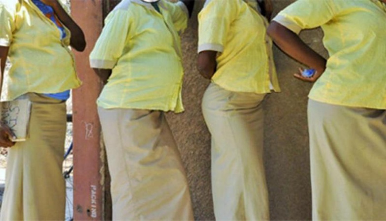 446 cas de grossesses précoces en milieu scolaire 446 cas de grossesses précoces en milieu scolaire