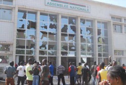 CRISE AU BURKINA: le Gouvernement annule le vote de l'article 37 .... à l’instant