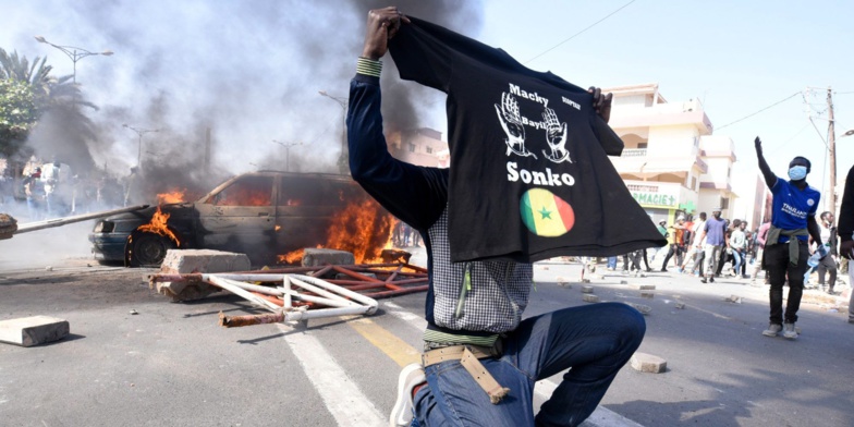 Le Pastef appelle ses militants à rallier le domicile de Sonko pour "lever le blocus" et à maintenir les manifestations