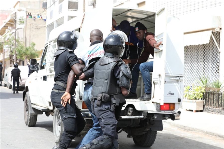 Arrestations de journaliste, élèves, enseignants, médecin, militants : Anmesty craint un "mécontentement généralisé"