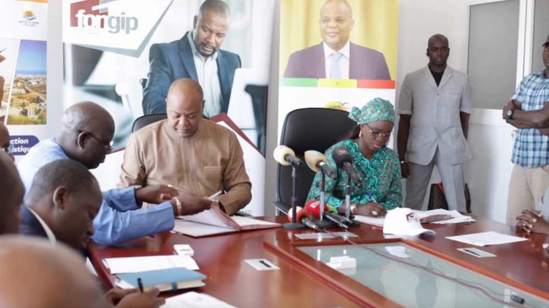 Garantie des financements pour le Crédit Hôtelier et Touristique : le Ministère du Tourisme et le FONGIP signent une convention Garantie des financements pour le Crédit Hôtelier et Touristique : le Ministère du Tourisme et le FONGIP signent une convention