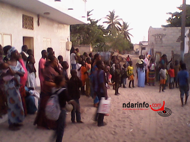 Saint-Louis - DRAME AUX EAUX-CLAIRES : Un véhicule percute un enfant de 5 ans. Le gamin meurt sur le coup. Saint-Louis - DRAME AUX EAUX-CLAIRES : Un véhicule percute un enfant de 5 ans. Le gamin meurt sur le coup.