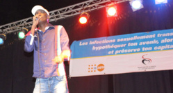 Alioune Mbaye NDER au Podium (photo UGBNEWS)