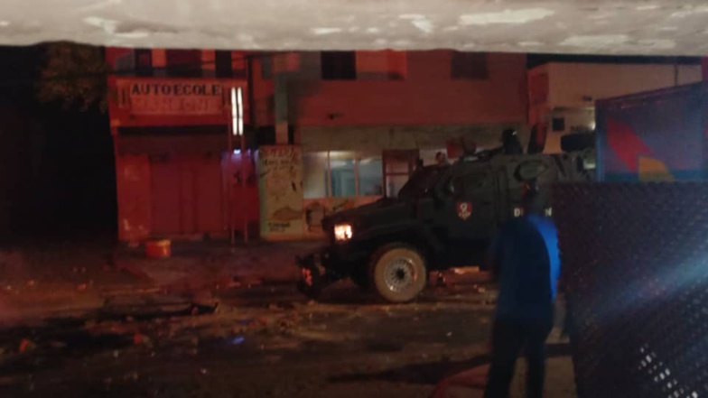 Saint-Louis : L’avenue Moustaph malick GAYE (aussi) bloquée Saint-Louis : L’avenue Moustaph malick GAYE (aussi) bloquée