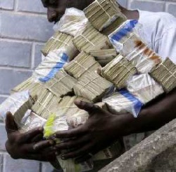 Le commerçant perd 63 millions FCFA dans un deal de faux billets de banque Le commerçant perd 63 millions FCFA dans un deal de faux billets de banque