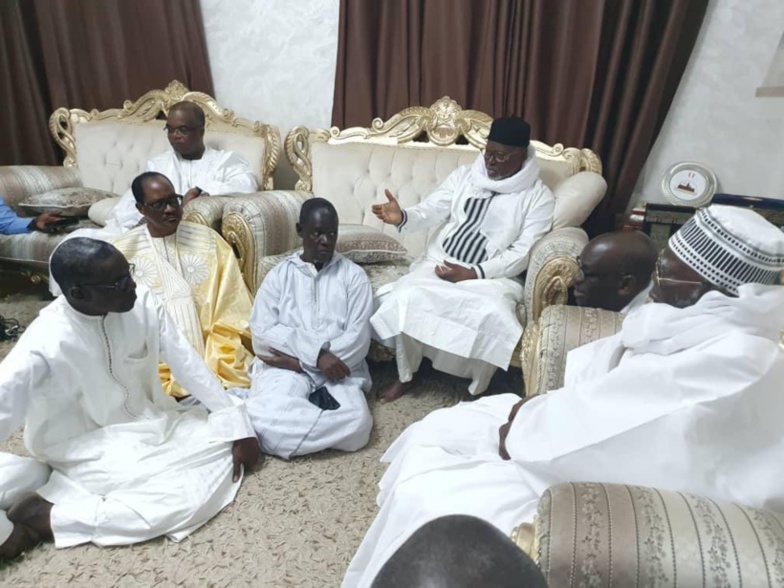 Comité des facilitateurs à Touba: ce que Alioune Tine et Cie ont dit à Serigne Mountakha sur Macky et Sonko Comité des facilitateurs à Touba: ce que Alioune Tine et Cie ont dit à Serigne Mountakha sur Macky et Sonko