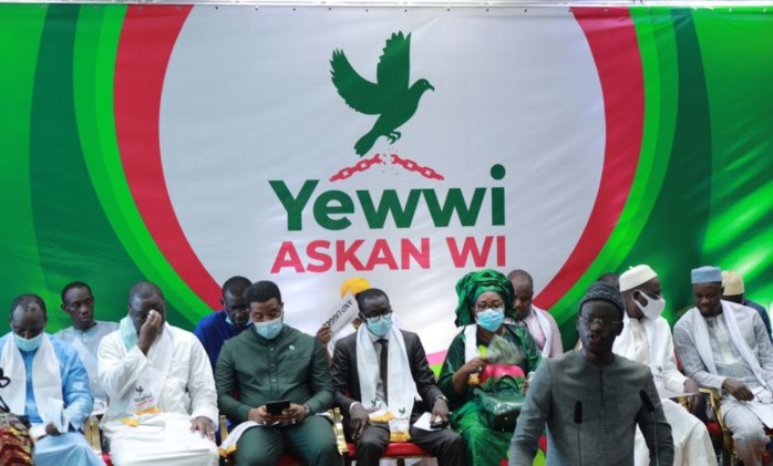 Yewwi Askan wi accuse Macky SALL de "Haute trahison"