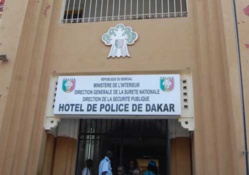 Manifestation pour la libération de Karim Wade: Dix jeunes de l'UJTL arrêtés Manifestation pour la libération de Karim Wade: Dix jeunes de l'UJTL arrêtés