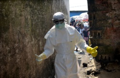 EBOLA: l’épidémie ralentit dans les pays les plus touchés EBOLA: l’épidémie ralentit dans les pays les plus touchés