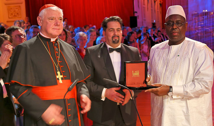 ALLEMAGNE: Macky SALL reçoit le Prix pour la Paix et le dialogue entre les Peuples ALLEMAGNE: Macky SALL reçoit le Prix pour la Paix et le dialogue entre les Peuples