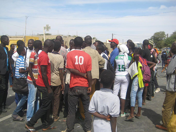 ACCIDENT TRAGIQUE À NGALLELE : un 4X4 percute un enfant de 8 ans (photos) ACCIDENT TRAGIQUE À NGALLELE : un 4X4 percute un enfant de 8 ans (photos)